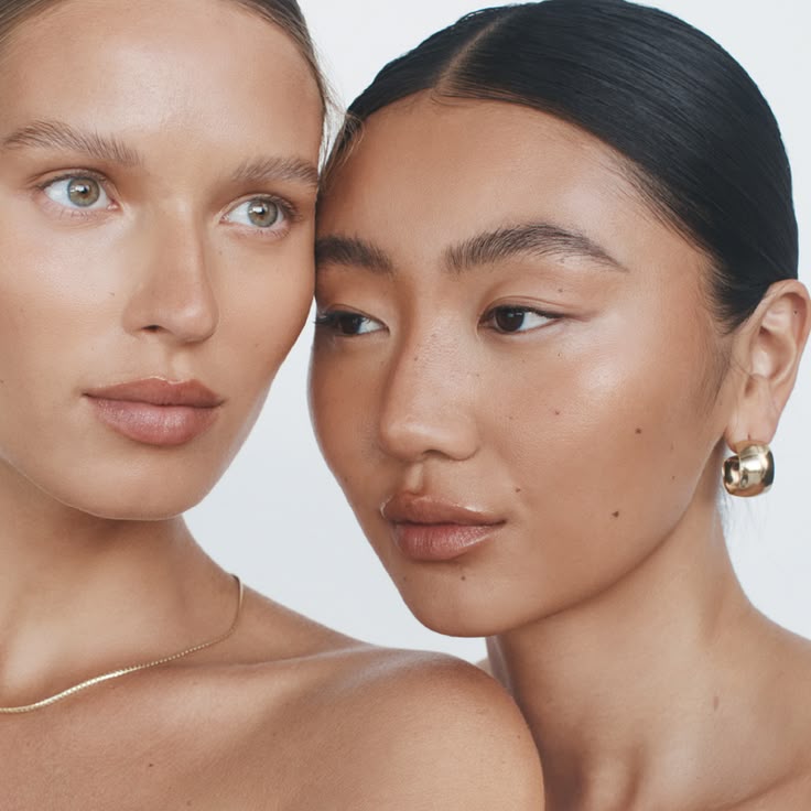 Makeup tips for creating perfect jawline